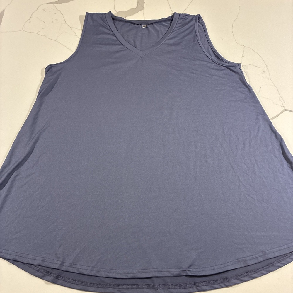 Lavender/light Purple Sleeveless V-Neck Women's Size 2xl